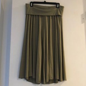 Wide-Leg Cropped Pants